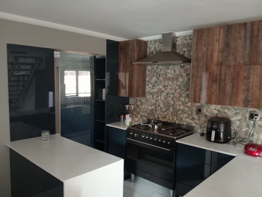 4 Bedroom Property for Sale in Waterval East North West
